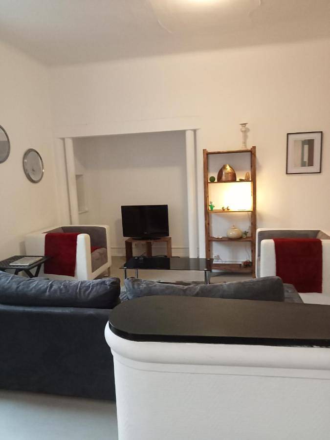 Appartement entier, One-Bedroom Apartment in Montceau-les-Mines, Région de Chalon-sur-Saône