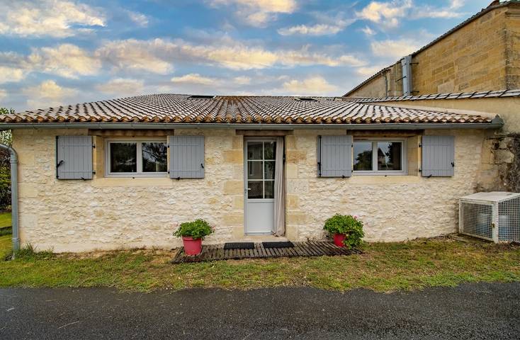 Gîte de Lamour – Charm, Private Garden and Welcoming Stay in the Heart of Saint-Émilion in Les Salles-de-Castillon, Libourne region