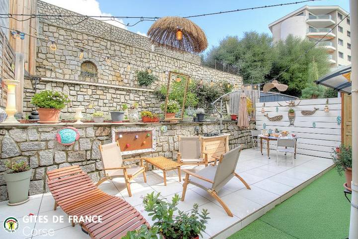 Gîte pour 2 personnes, avec Terrasse et Vue à Ajaccio