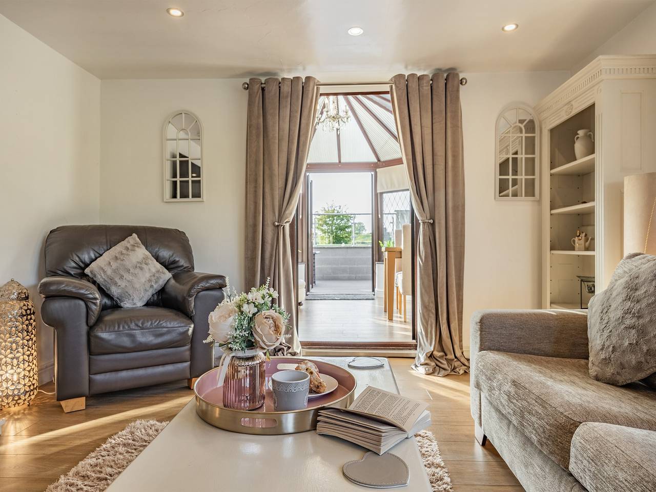 Clay Lake Cottages - Dad's Shed in Alvingham, Lincolnshire