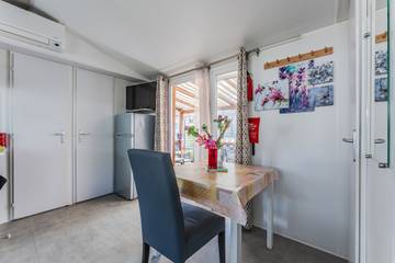 Location De Vacances pour 8 Personnes dans Saint-Julien-en-Born, Région de Dax, Photo 4