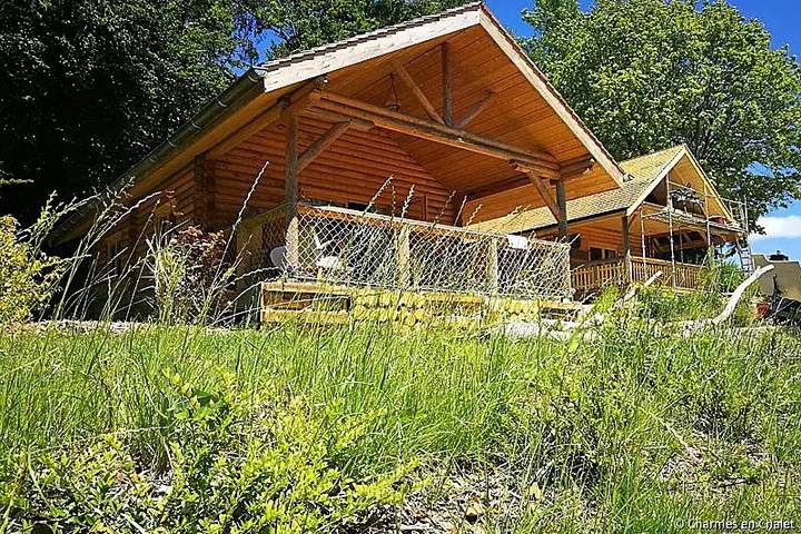 Gîte pour 6 personnes, avec terrasse dans Charmes (Haute-Marne)