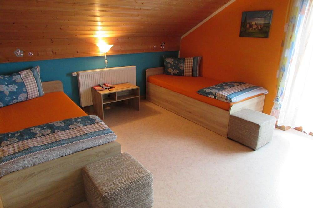 Gemütliches Familien Ferienhaus in ruhiger Umgebung m. großer Terrasse u. Balkon in Steingaden, Romantische Straße