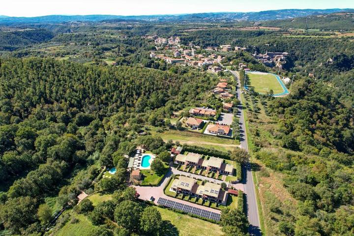 Appartamento per 4 persone, con Idromassaggio e Terrazza nonché Giardino e Piscina a Sorano