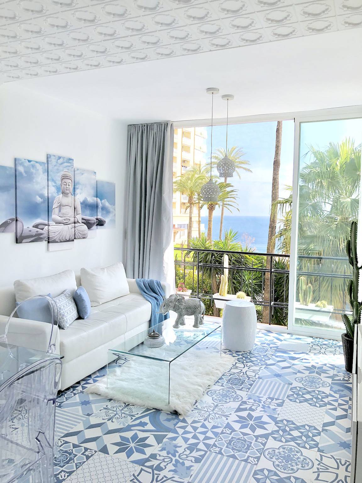 Appartement entier, The White Rock (Acceso privado a la playa) in Playa El Bajondillo, Torremolinos