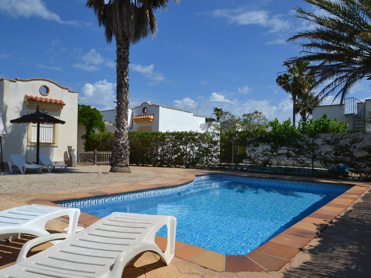 Casa Sal de mar con piscina privada in Riumar, Delta del Ebro