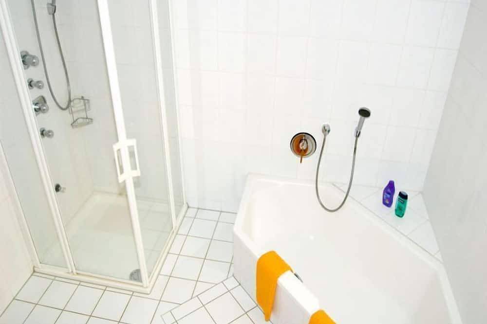 Ganze Wohnung, Ferienwohnung, 75qm, Balkon, 2 Schlafzimmer, max. 5 Personen in Seebach, Mittlerer Schwarzwald
