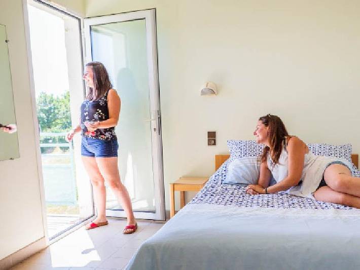 Gîte pour 4 personnes, avec sauna ainsi que vue sur le lac et balcon dans Lac du Laouzas - 4