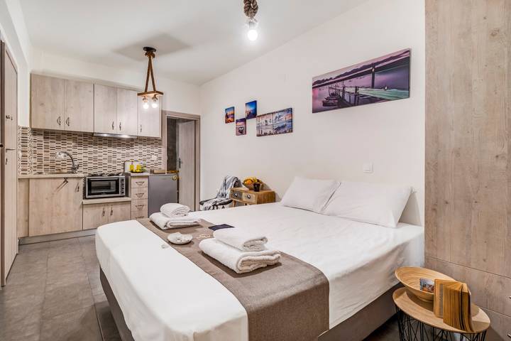 Entire apartment, Apartment 'Oceanida Aelia Room 2' with Shared Pool and Wi-Fi in Nikiana, Alexandros