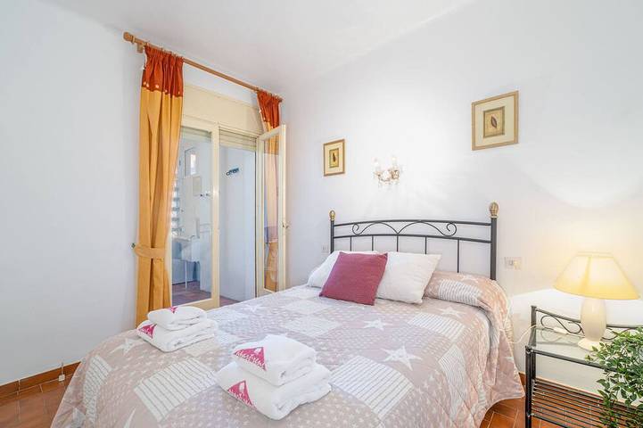 Ferienwohnung für 6 Personen, mit Terrasse und Garten sowie Pool in Empuriabrava - 2