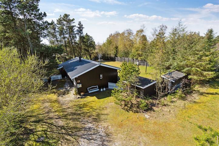 Feriehus for 5 personer, med terrasse i Hou