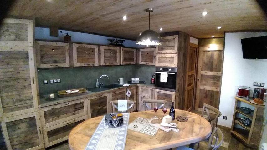 Gîte pour 8 personnes, avec terrasse ainsi que sauna et vue, adapté aux familles dans Longefoy - 4