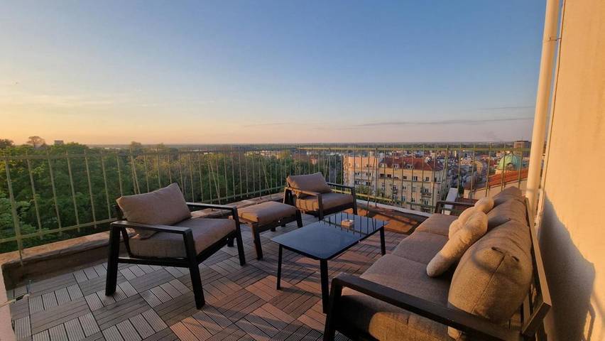Apartamento para 8 personas, con terraza y vistas, Se admiten mascotas en Belgrado