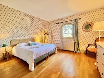 Gîte pour 4 personnes, avec terrasse ainsi que jardin et vue à Gennes