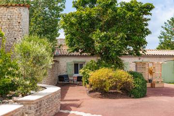 Location De Vacances pour 4 Personnes dans Courçon, Région de La Rochelle, Photo 1