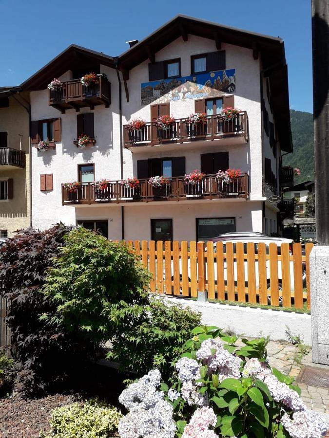 B&b per 2 persone, con Giardino e Panorama a Pinzolo