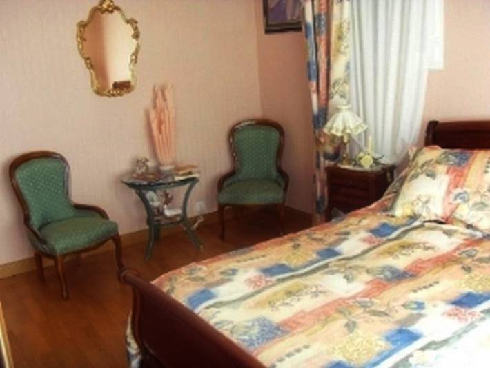 Location de vacances pour 2 personnes, avec jardin ainsi que piscine et terrasse à Malestroit - 2