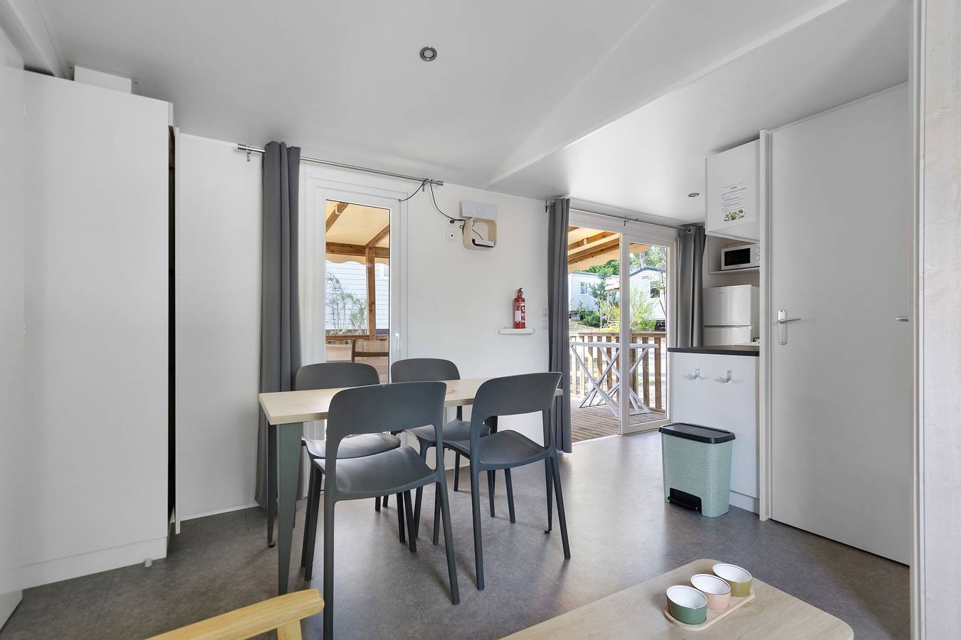 Bungalow 'Les Lodges Des Pins' met gedeeld zwembad in Claouey, Lège-Cap-Ferret