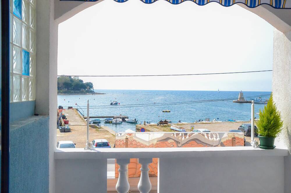 Entire apartment, Studio flat with balcony and sea view Savudrija, Umag in Umag, Umag Region