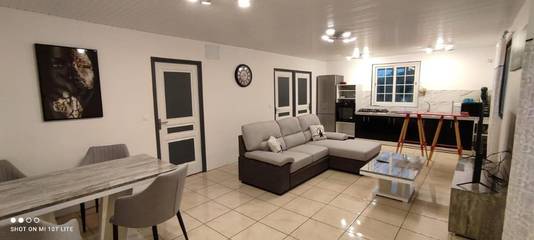 Location de vacances pour 4 personnes, avec jacuzzi ainsi que jardin et piscine à Le Lamentin