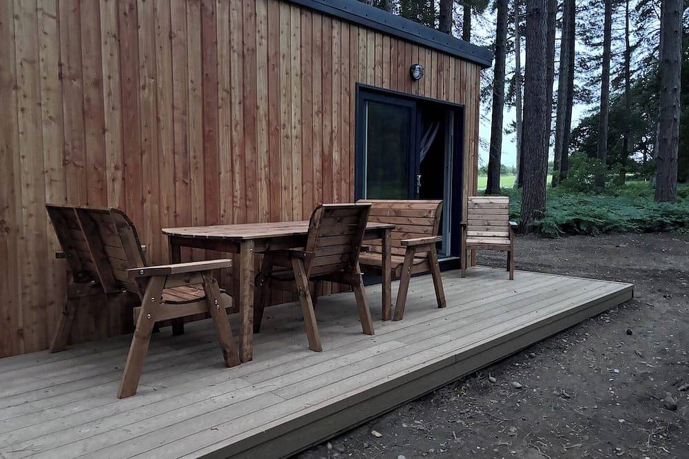 Sherwood Pines - Deluxe Pod 3, romantic, with open fire in Edwinstowe in Clipstone, Nottinghamshire