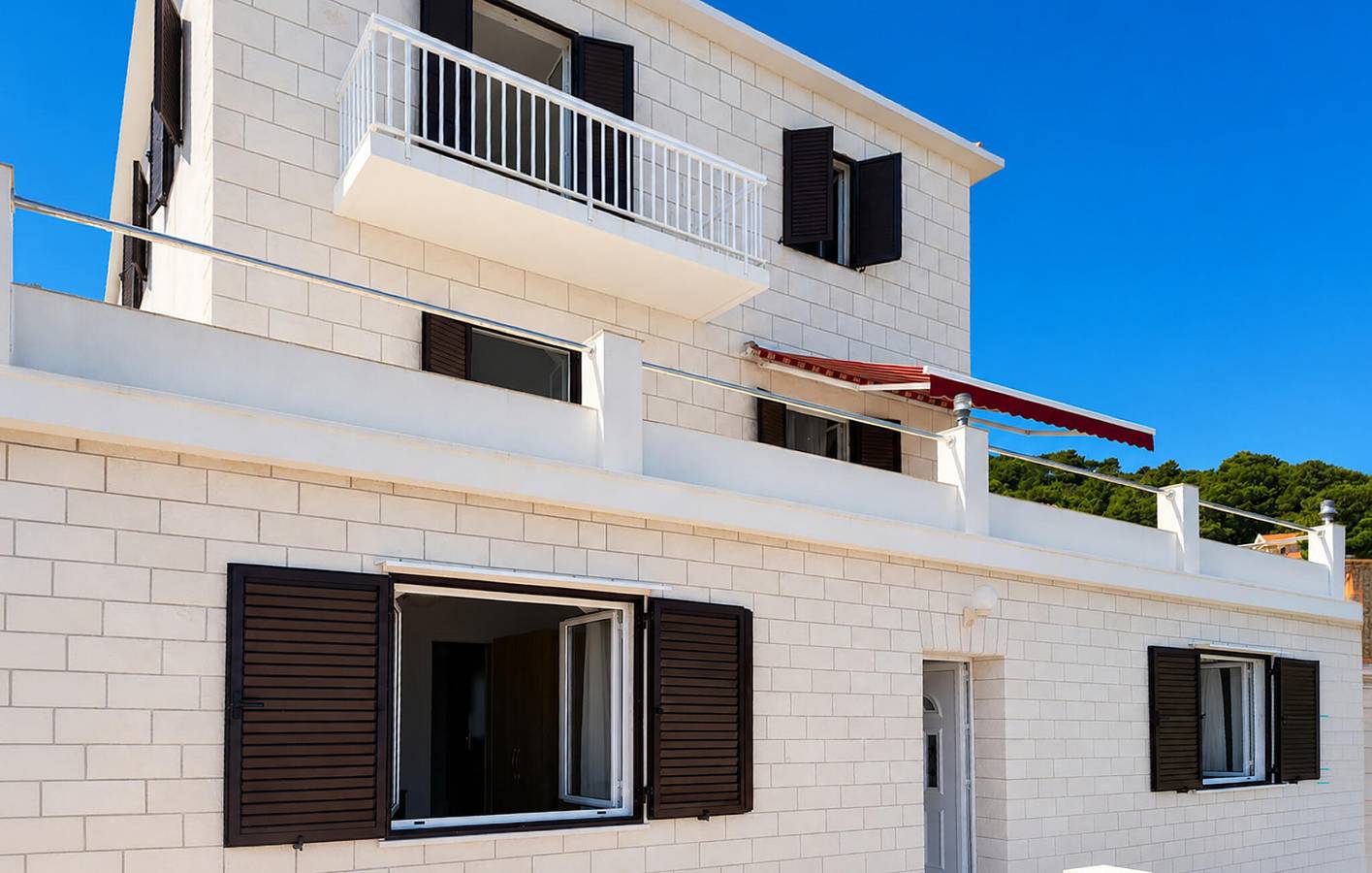 Ganze Ferienwohnung, Gemütliche 2-Zimmer-Wohnung mit Terrasse, 100 m von der Küste entfernt – Necujam in Necujam, Solta