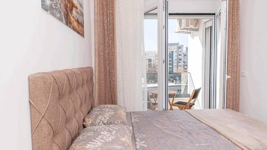 Ferienwohnung für 4 Personen, mit Balkon und Terrasse in Bar - 2