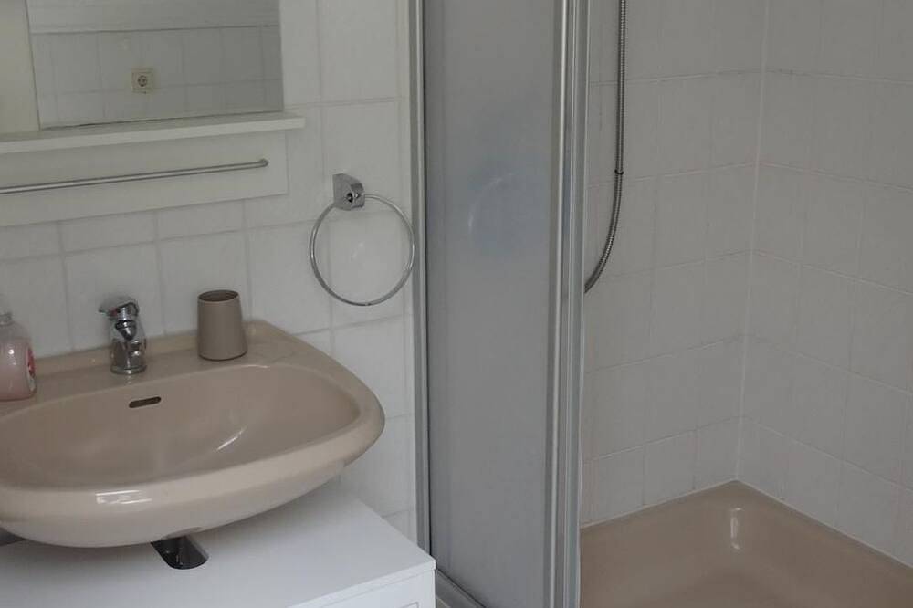 Ganze Wohnung, Ferienwohnungen am Sonnenhang - Ferienwohnung am Sonnenhang: Dachgeschoss in Reuschenbach, Hausen (Wied)