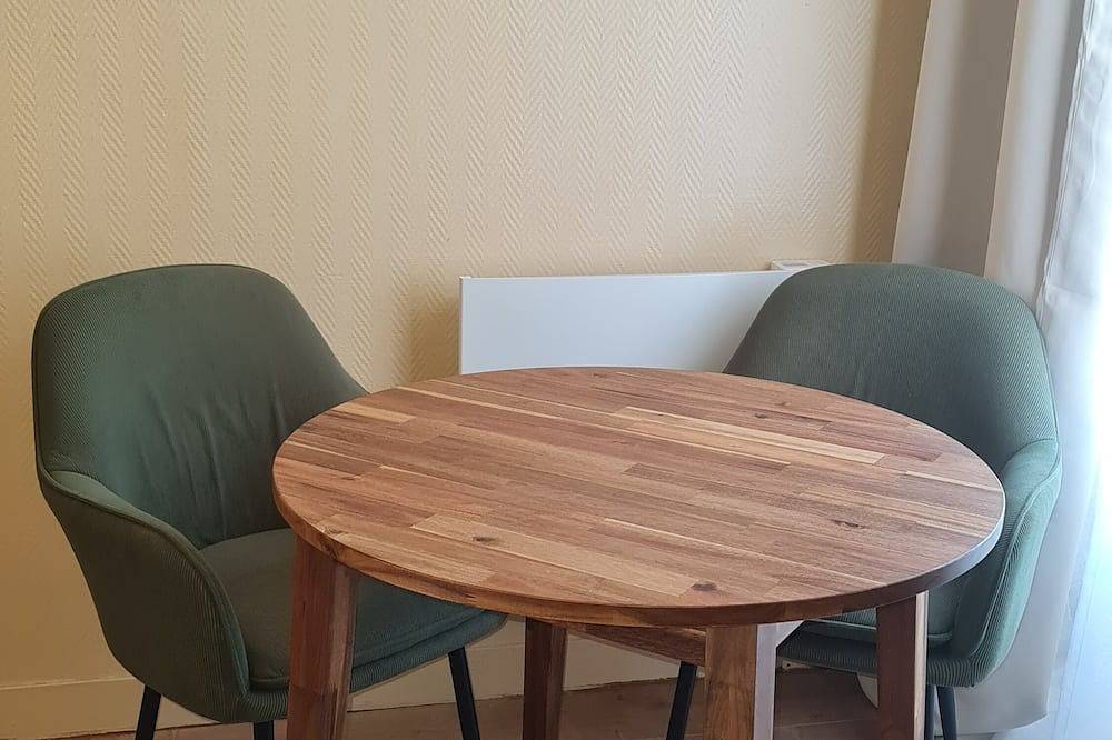 Entire apartment, Quiet, bright & fully equipped studio - Near Paris in Alfortville, Val-de-Marne