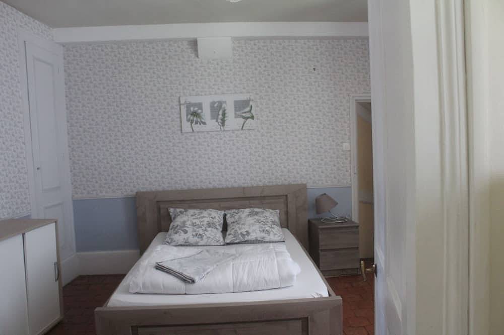 Large charming gite located in the center of Gien, Loire Valley in Gien, Región de Montargis