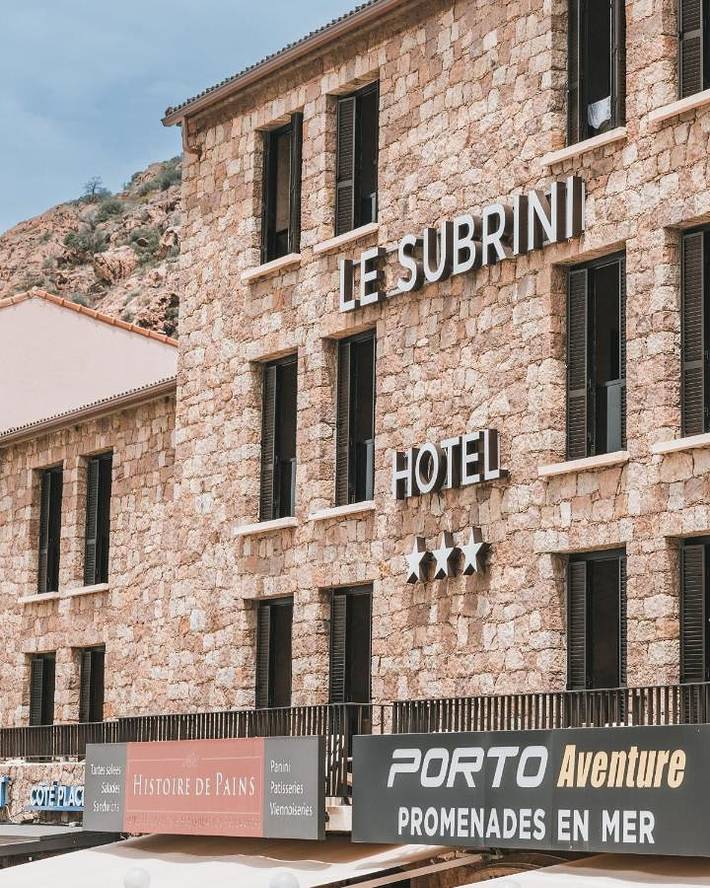 Appart’hôtel pour 3 personnes, avec piscine ainsi que vue et balcon