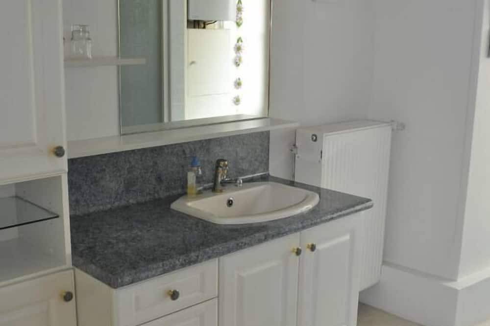 Apartamento entero, Historical Center, Apartment With Garden, Parking outside Christmas market period in Colmar, Región de Colmar