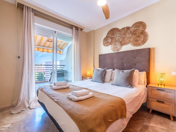 Entire holiday apartment, Vb Marysol - 2Br Marina Apt in Benalmádena Costa, Benalmádena