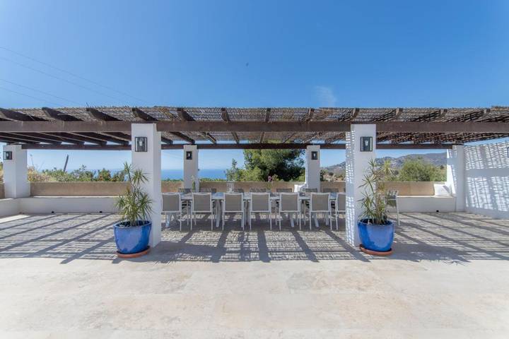 Chalet para 18 personas, con vistas además de jardín y piscina, Familias con niños en Axarquía - 2