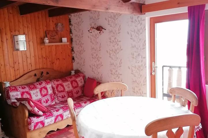 Entire apartment, Chartreuse Natural Park: cozy nest at the start of hiking trails! in Le Sappey-en-Chartreuse, Isère
