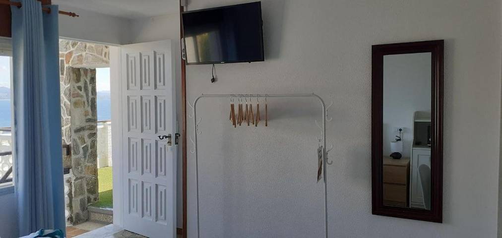 Gîte pour 2 personnes, avec jardin ainsi que vue et terrasse à Sanxenxo - 3