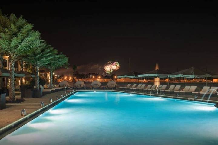 Villa for 8 people, with pool and hot tub as well as balcony and garden by Disney World