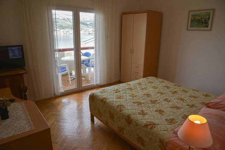 Ferienwohnung für 4 Personen, mit Balkon/Terrasse auf Pag