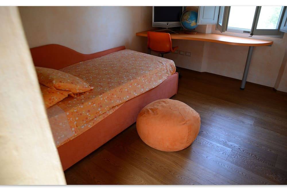 Cottage in einem Weiler mit Pool, Garten und Panoramablick auf die Hügel von Siena in Asciano, Siena Provinz