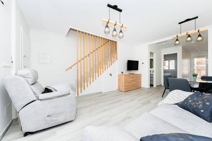 Apartamento para 6 personas, con piscina, Se admiten mascotas en Torre de la Horadada