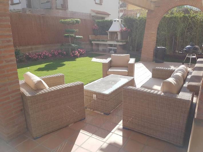 Location de vacances pour 6 personnes, avec Balcon et Jacuzzi ainsi que Terrasse et Jardin à La Garriga