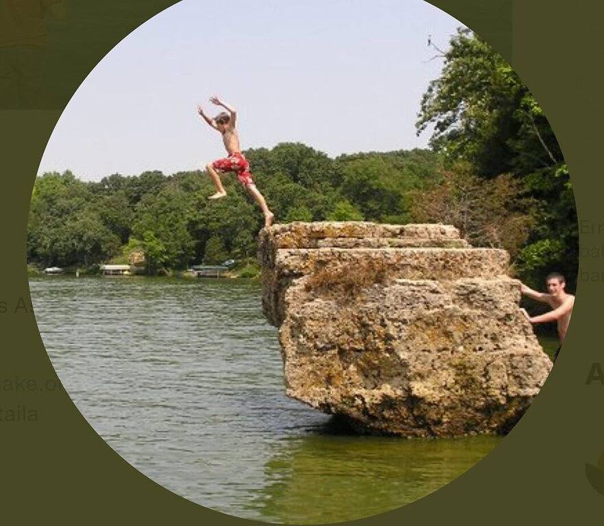 Apple Canyon Lake Home, Life At The Lake in Jo Daviess County
