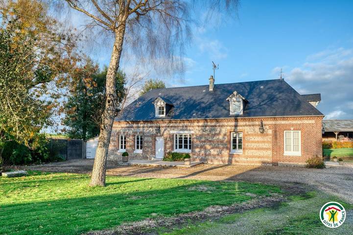 Gîte pour 10 personnes, avec jardin et terrasse, animaux acceptés