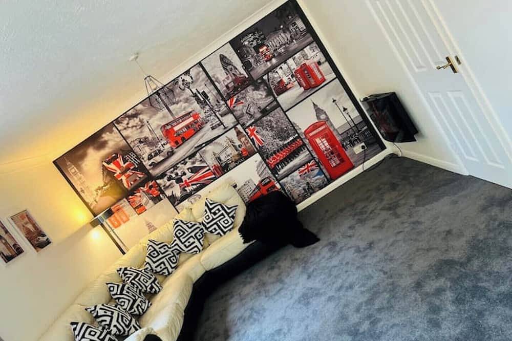 Entire apartment, Quiet & Cosy Near Gatwick in Crawley, West Sussex