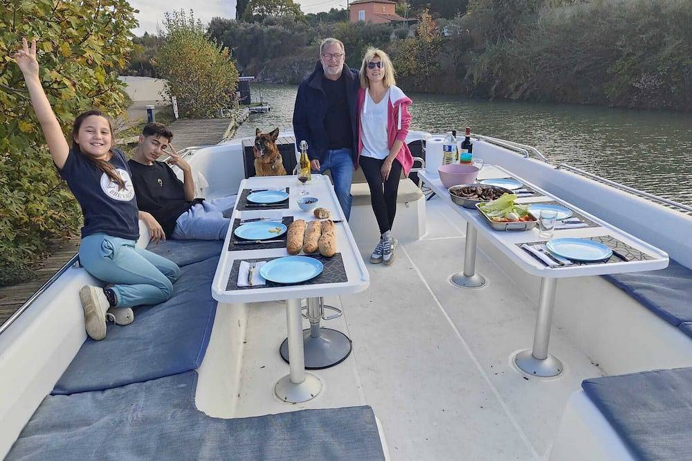 Boat Rental with skipper on the Canal du Midi from Capestang in Capestang, Canal du Midi