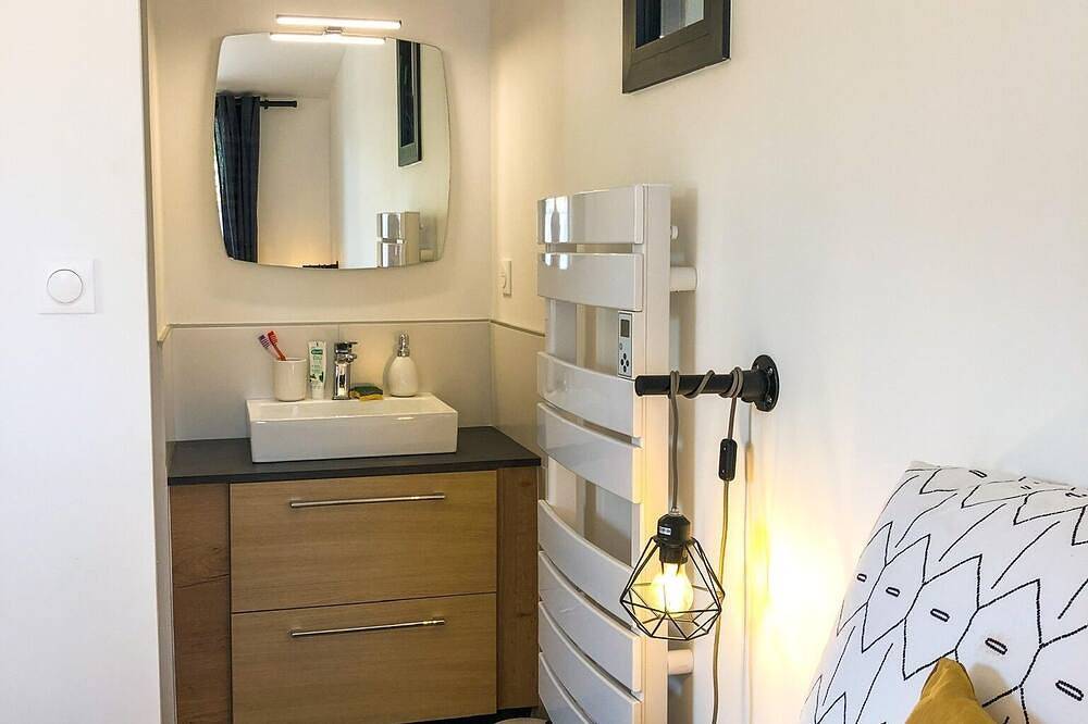 Small renovated country house, peace and quiet guaranteed in Viviers, Privas