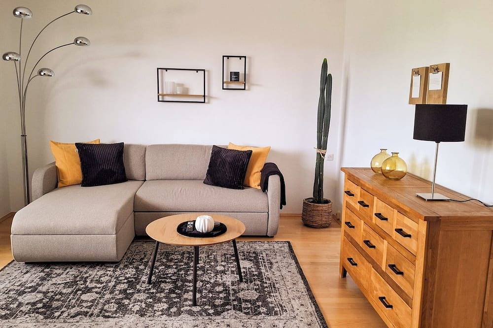 Ganze Wohnung, Moderne Ferienwohnung in Dülmen: Stadtnah mit Balkonblick ins Grüne in Coesfeld, Münsterland