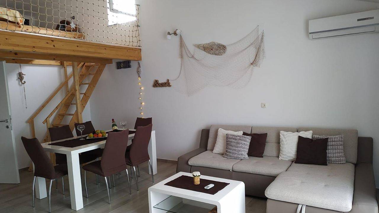 Ganze Ferienwohnung, Ferienwohnung für 4 Personen (53 m²) in Sevid in Sevid, Split-Dalmatien