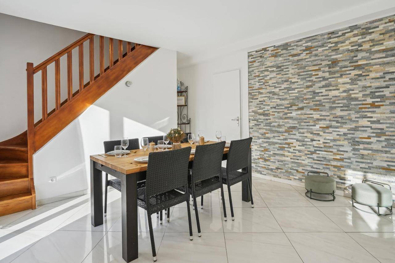 Appartement entier, Three-Bedroom Apartment in Villejust, Essonne