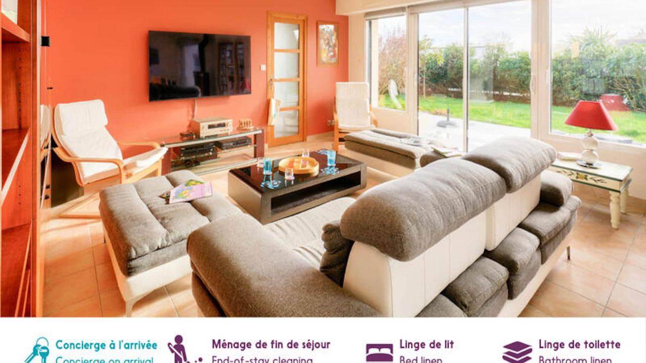 Entire holiday apartment, Ferienwohnung für 8 Personen (170 m²) in Bringall Huella in Plonéour-Lanvern, Côte de Cornouaille